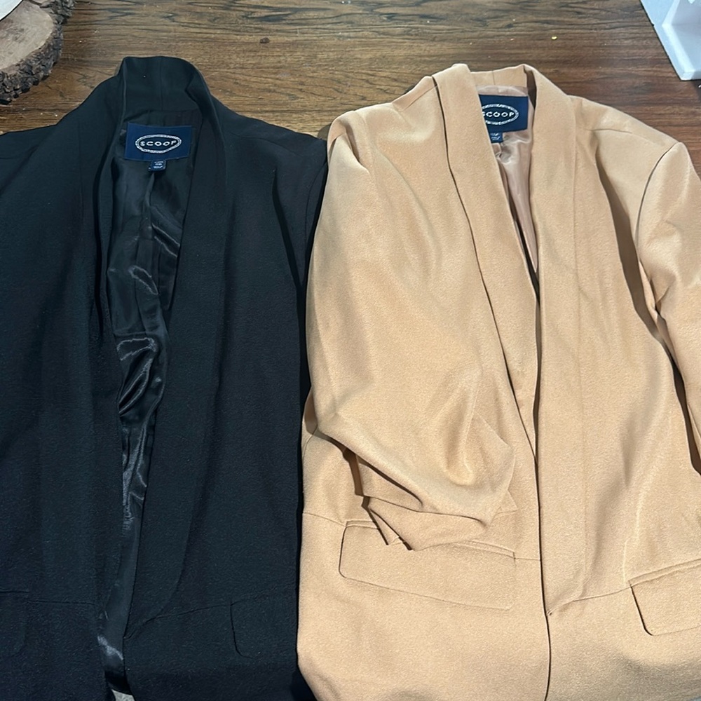 2 SCOOP blazer jackets- one black and one tan- comes as a set 👍🏼